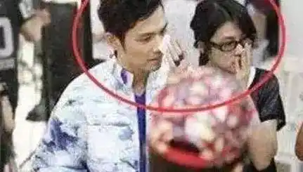 看了钟汉良妻子的照片,终于知道他入行20年无绯闻的原因了_什么_事业