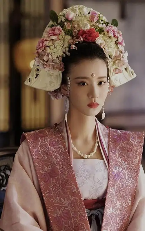 古装剧9款华丽浮夸的头饰鞠婧祎杨紫被嫌弃赵丽颖张钧宁美成经典