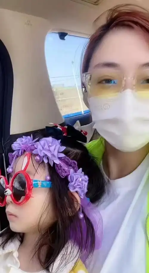 辛巴女儿在东北老家天气太冷肺炎一直治不好整个春节医院度过