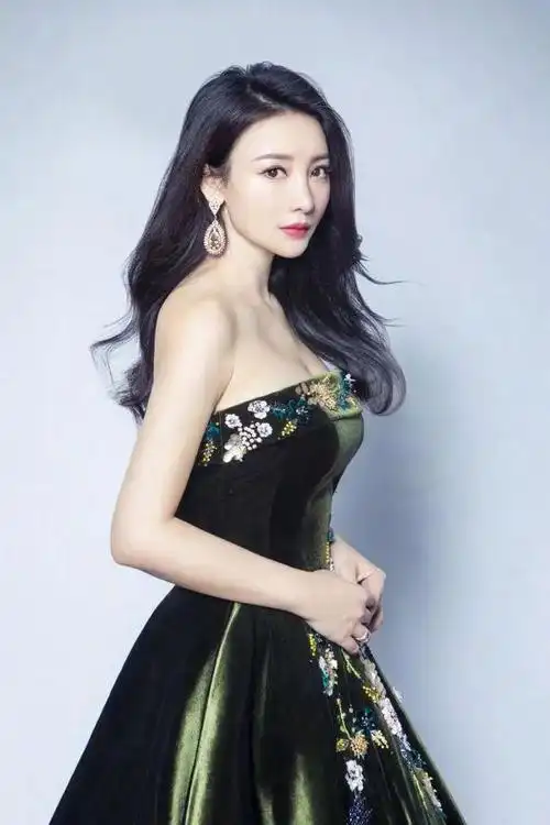 美到极致的10位大美女明星,现在依然美到惊艳,你最喜欢哪一位?