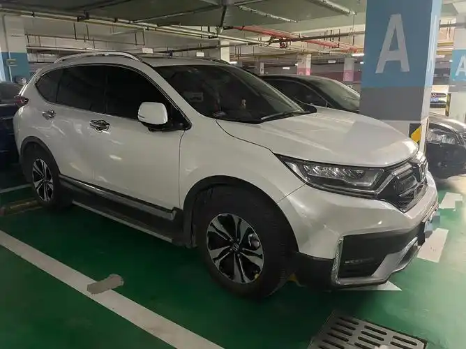 昨天上午看了一台2021款的本田crv 车主是我大学同学的叔叔,一个久经