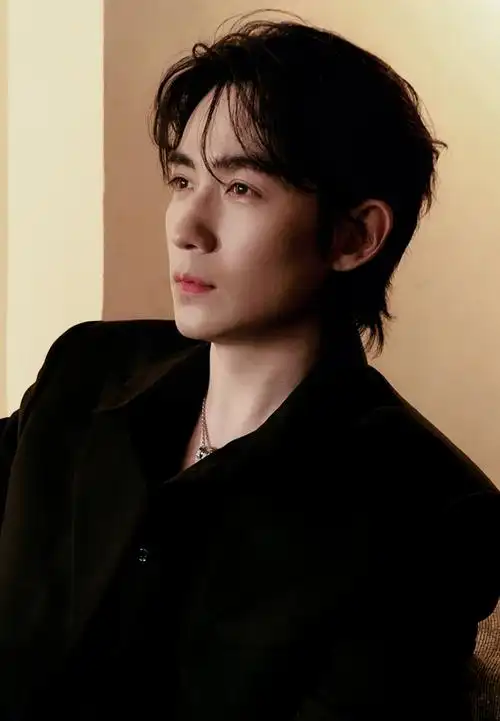 朱一龙36岁作品实绩##朱一龙赵丽颖合影旧照