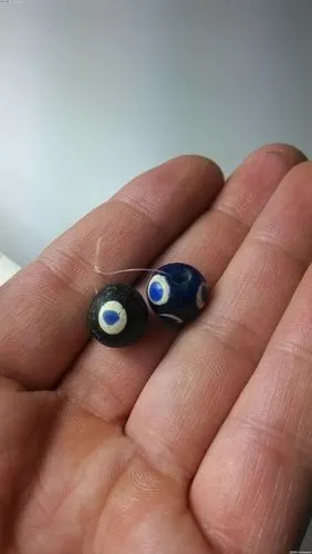 漂亮的战国蜻蜓眼一对