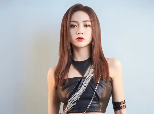 the9下半月行程虞书欣通告总算令粉丝满意仅谢可寅一人无个资