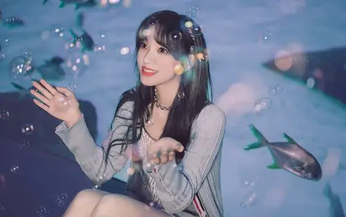 程潇水族馆甜美高清桌面壁纸