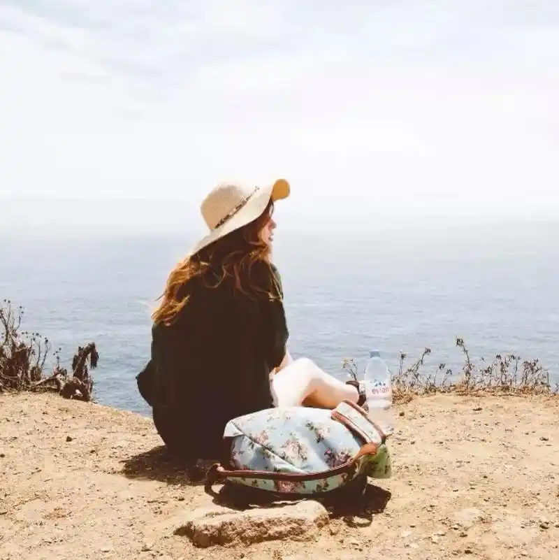 超级唯美海边背影杀手女生头像