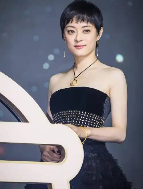 绝世好姐姐孙俪晒与同父异母妹妹合照,不计前嫌带妹妹演戏_孙艳_网友