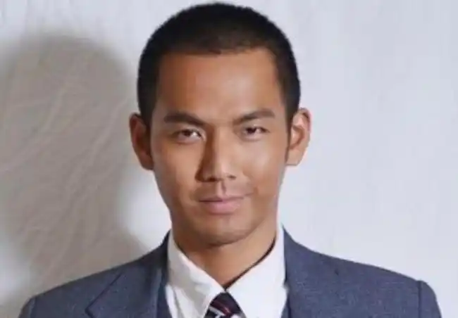 有一种整容叫钟汉良寸头与现在判若两人网友怕了怕了