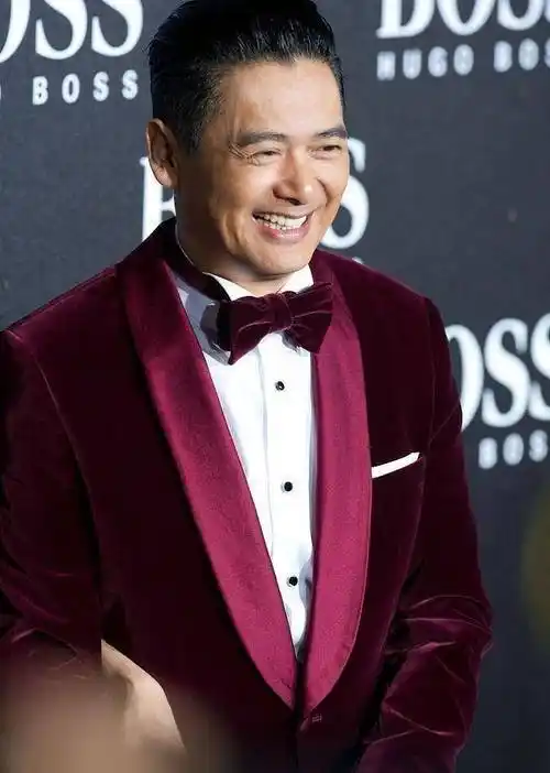 周润发65岁生日,群星祝贺;影帝向往好生活,许愿继续跑山见神仙_低调_