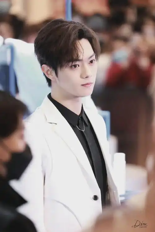 许凯上海活动白色西装造型##许凯白色西装生图