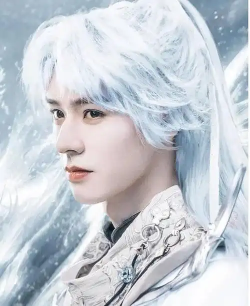 最初,人们对《山河令》的艳丽服装风格并不感冒.