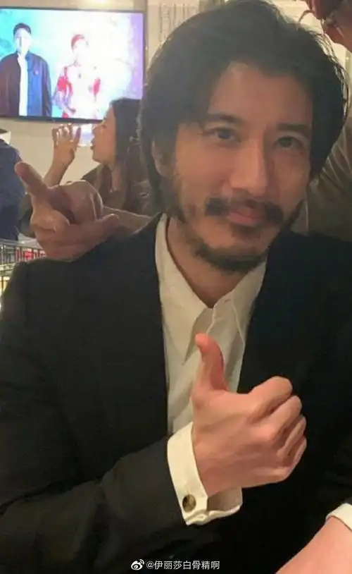 好久不见的王力宏留起了胡子还是络腮胡4254