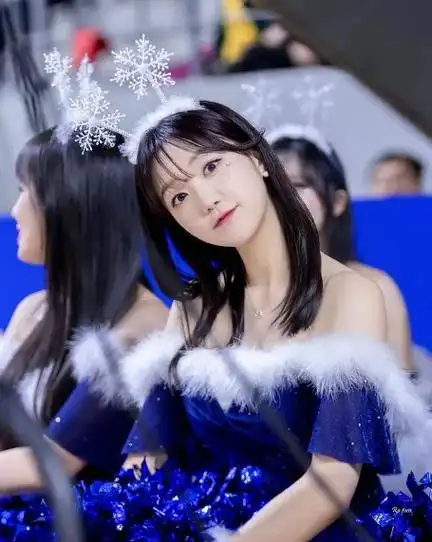 韩国啦啦队员李珠熙清纯可爱适合做女朋友