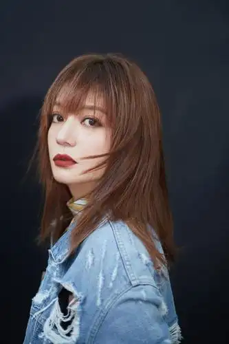 虽然知道女明星的行程会很满,但是看到了赵薇这个样子之后