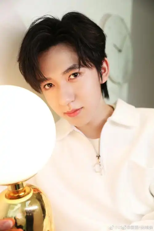 贺峻霖说这个惩罚很夏天##贺峻霖卧底游戏出局太冤了