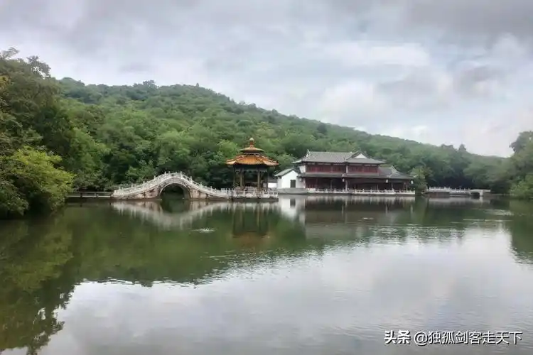 丰富,自然景观优美,是"天下第一亭"醉翁亭的所在地,国家级风景名胜区