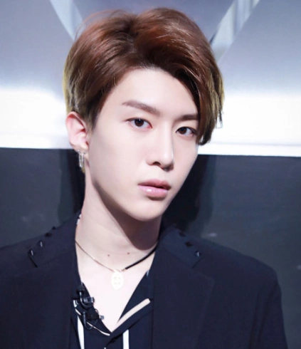 范丞丞三七发型怎么弄 范丞丞的发型怎么剪