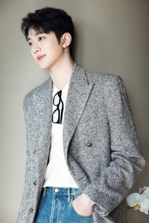 赖冠霖学长风造型