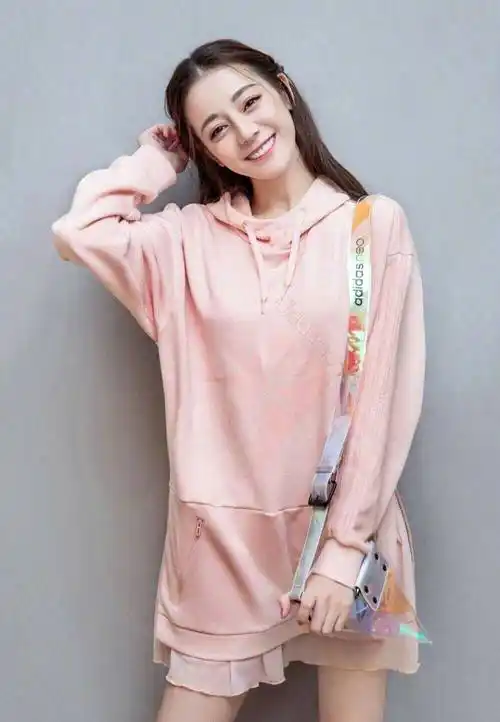 a:迪丽热巴的新戏还没确定呢,之前的确看过一些不错的本子,但都是八字