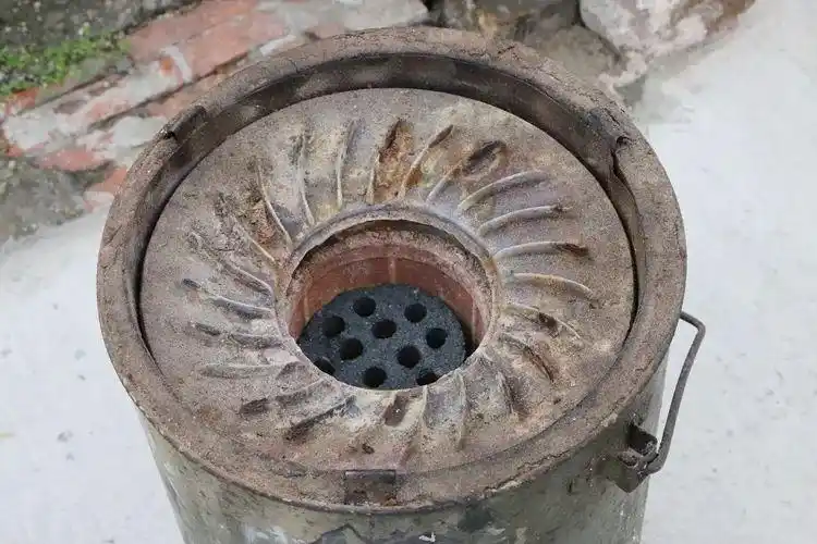 猪油煤炉铁勺老弄堂里的蛋饺是这么做的