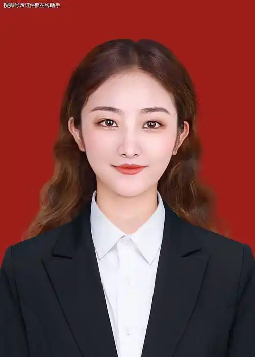 ps手机拍红色背景证件照穿什么衣服好看