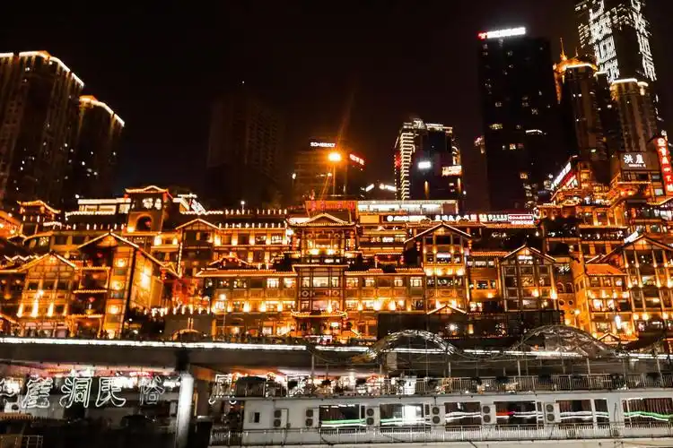 重庆这个被网红,抖音带动的城市,这里代表了新的生活和文化