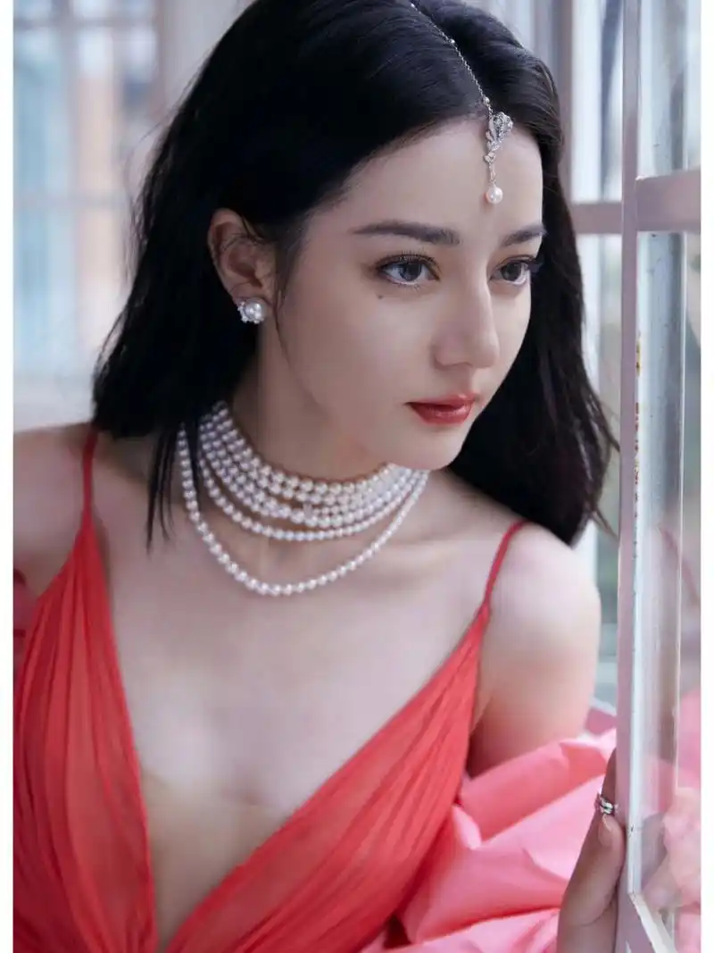 女明星神图之迪丽热巴