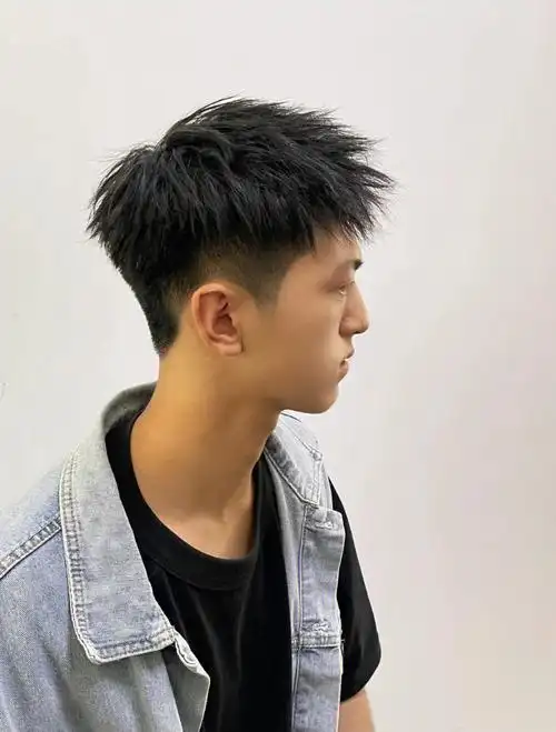 简单易打理的发型 烫完就有型#男生短发  #男生烫发  #男生变帅发型