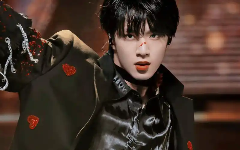 刘耀文lovedive伪直拍舒适踩点来看舞姬跳舞