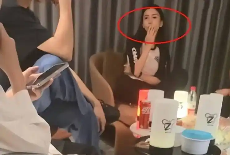 在她身上抽烟就跟犯法一样」,「抽烟是合法的,对身体不好是真的」