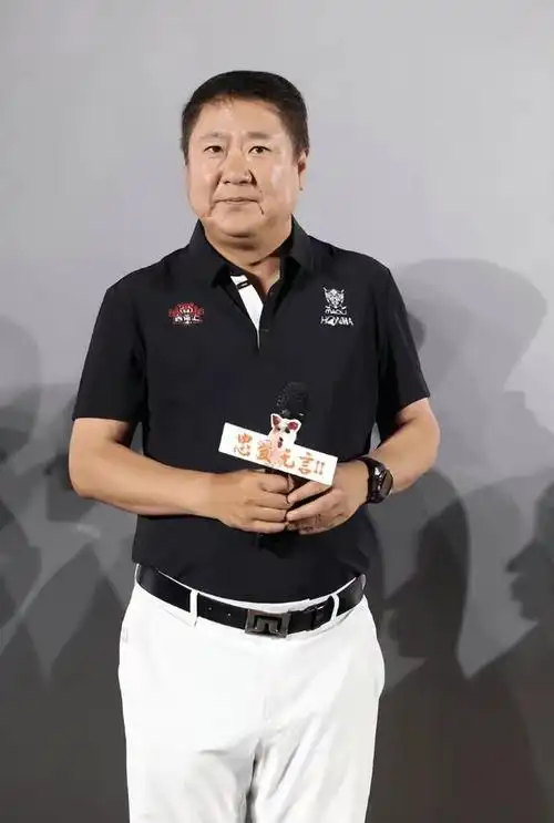 这情商真不是吹的!电影见面会金巧巧不慎挖坑,老公于冬从容补台