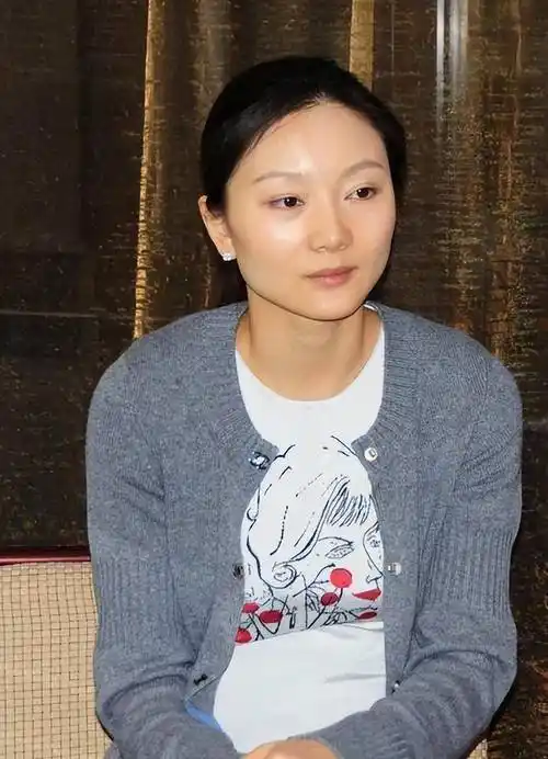 原创被张艺谋藏了13年如今苦尽甘来的陈婷凭什么当年能赢了巩俐