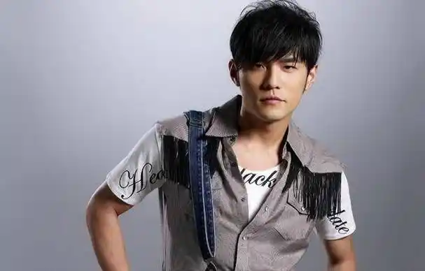 原创原创42岁周杰伦被批唱歌跑调音准不行周杰伦时代就此落幕