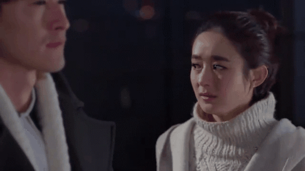 杉杉来了:跨年的晚上,封腾把薛杉杉搂在怀里,谁料把杉杉吓跑了