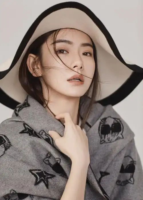 戚薇复古时尚大片写真图片