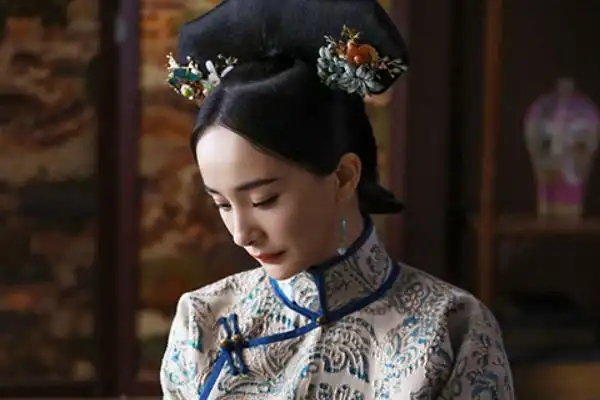杨幂时隔8年再穿清宫戏服,这一次依旧很美,网友:晴川回来了