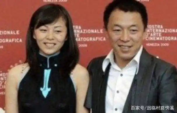 黄渤老婆照片曝光,原来是熟悉的她,难怪"看不上"_妻子