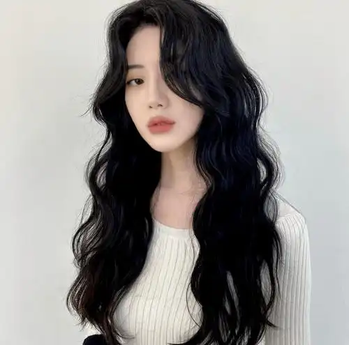 三大最火的卷发长度打造复古辣妹