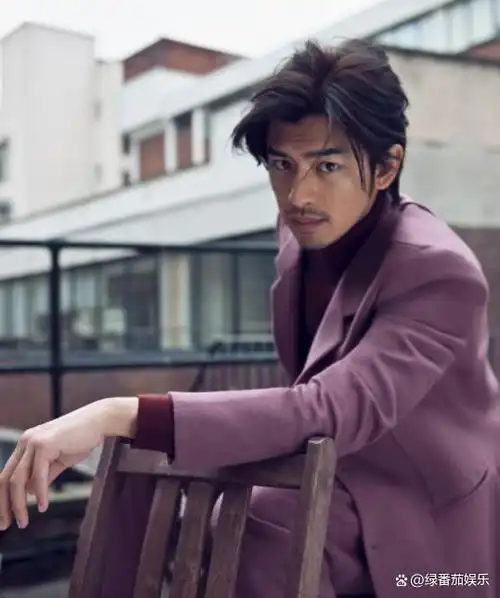 这11位男星留胡子堪比"整容"!气质大变,有人变丑,有人成极品