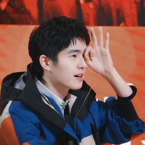 刘昊然壁纸上天眷顾的男孩呀