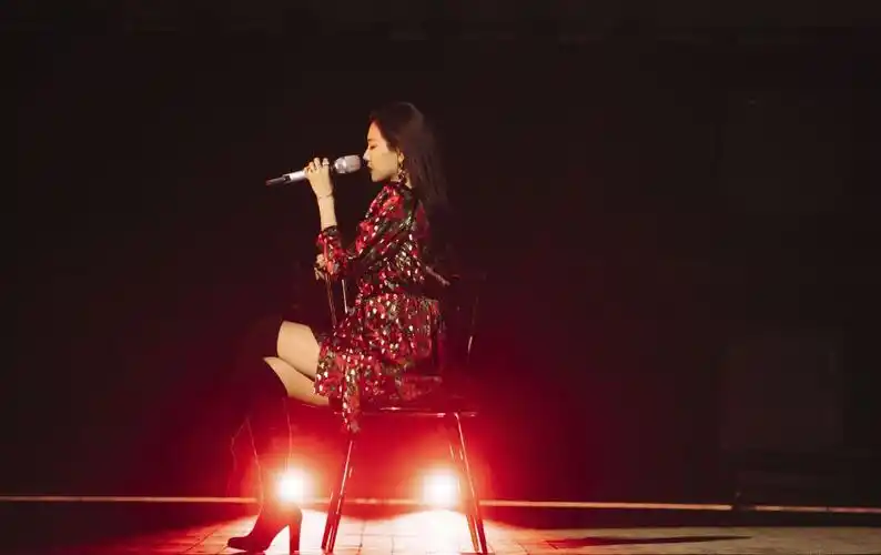 王霏霏《乘风破浪的姐姐》图片(7/8)乘风破浪的姐姐相关图片 推荐壁纸