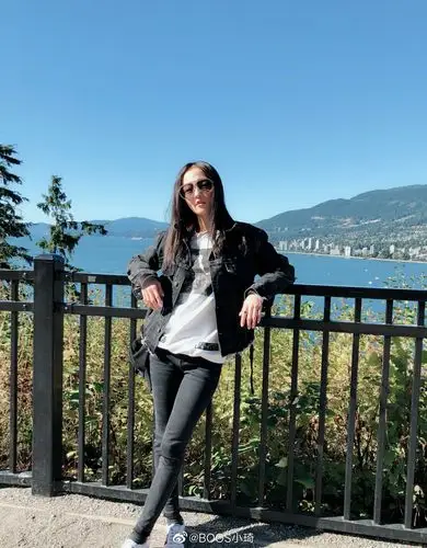 台湾歌手张韶涵写真演出美照收藏