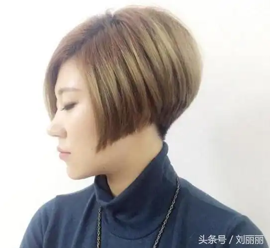 美到自己都不相信金黄发色一样不干枯,美到自己都不相信沙宣波波头