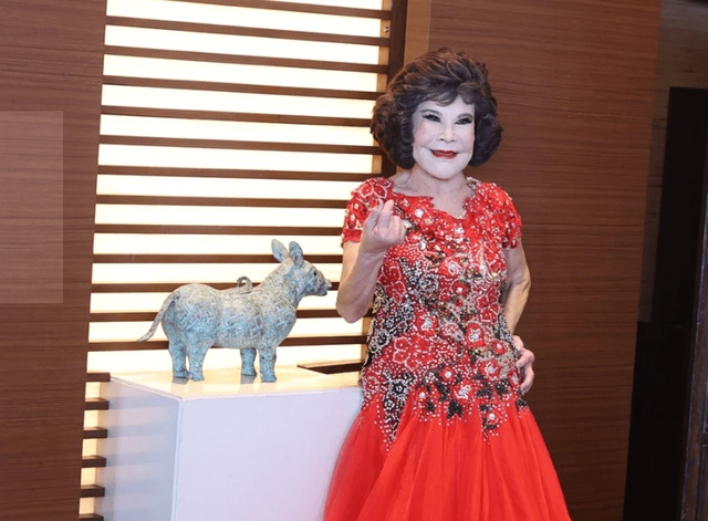 92岁"鬼脸情妇"黄夏蕙悔移民!回国挣钱国外花,曾当二奶产6子