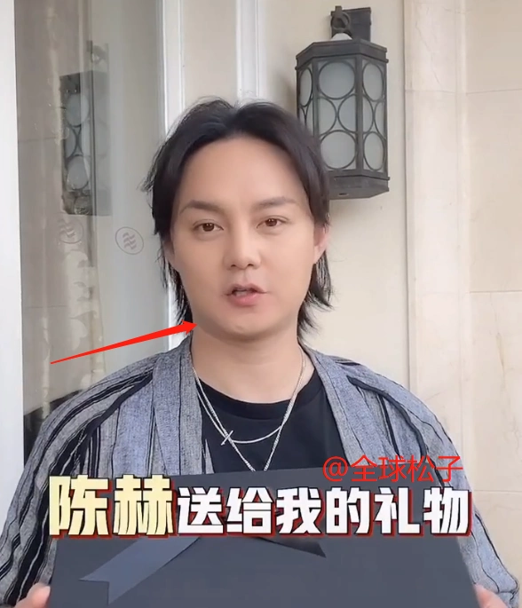 原创尹正发福严重变油腻脸蛋圆润胖成横屏胖乎乎的忒可爱