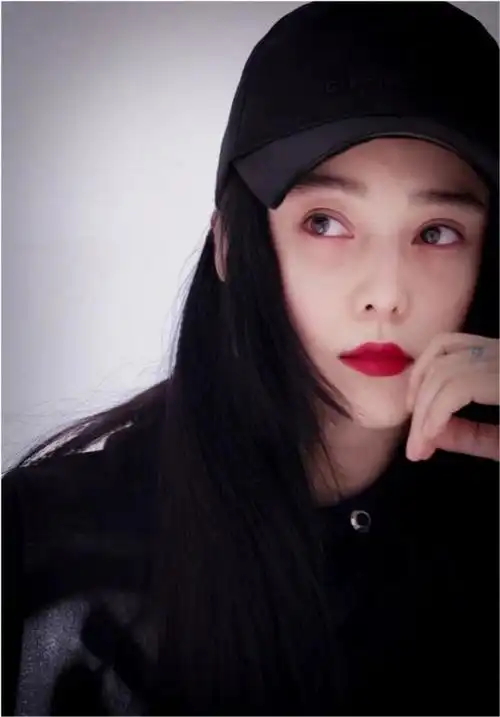 范冰冰高调回归太霸气!穿全黑look自带御姐气场,新发型变化太大