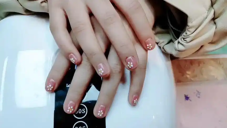 美甲97 每完成一双手,都很有成就感,就像一幅作品,热爱工作