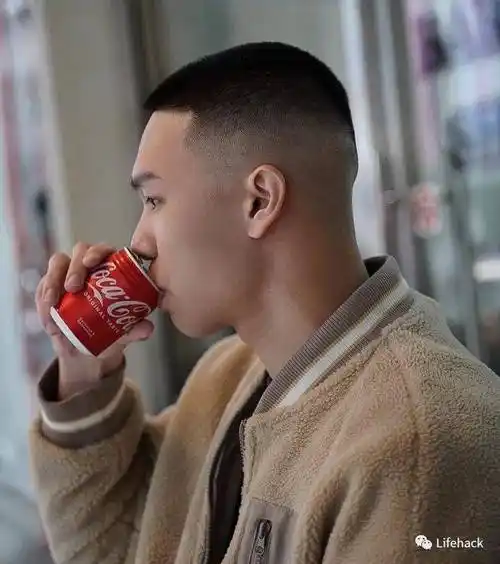 为小伙伴们带来一组适合亚洲男生的发型,从寸头到油头,从烫发到飞机头