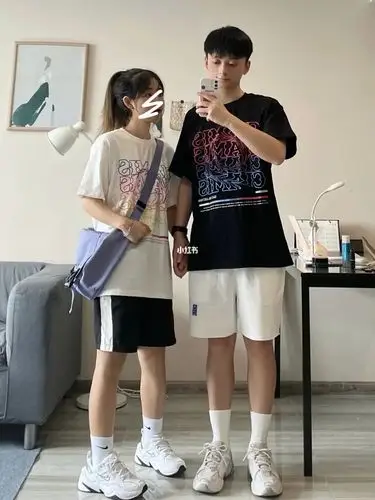 155/173情侣穿搭日记_情侣穿搭_裤子_日记_t恤_穿搭_堆堆袜_男朋友