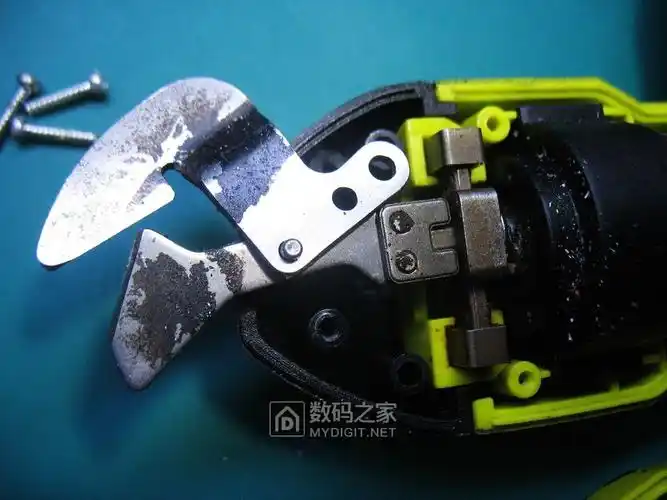 拆解打理一把良明4v电剪刀